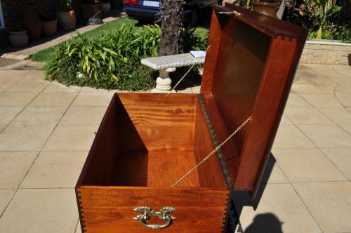 Solid Wood Kist  --  Collections Only!!