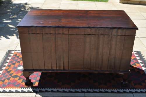 Imbuia Ball & Claw Kist --  Collections Only!!!