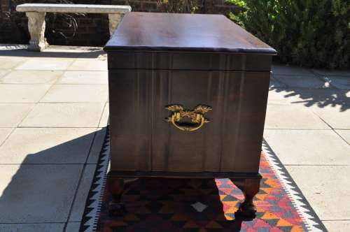 Imbuia Ball & Claw Kist --  Collections Only!!!