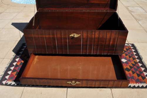 Imbuia Ball & Claw Kist --  Collections Only!!!