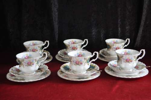 Royal Albert "Berkeley" 21 Piece Tea Set & 6 x Spoons.  ---  Collections or Courier Please!