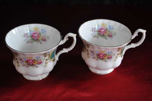 Royal Albert "Berkeley" 21 Piece Tea Set & 6 x Spoons.  ---  Collections or Courier Please!