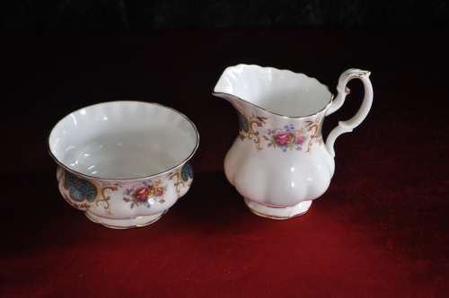 Royal Albert "Berkeley" 21 Piece Tea Set & 6 x Spoons.  ---  Collections or Courier Please!