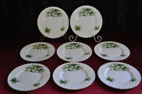 Royal Albert "Trillium" 56 Piece Dinner Set.   Collection or Courier Please.