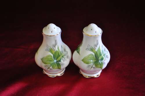 Royal Albert "Trillium" 56 Piece Dinner Set.   Collection or Courier Please.