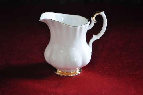 Royal Albert "Val D'or" Coffee Creamer