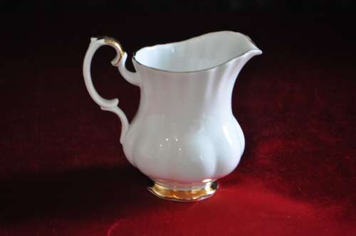 Royal Albert "Val D'or" Coffee Creamer