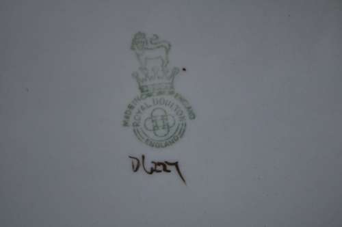 Royal Doulton D6227 Wild Rose Scalloped Dish