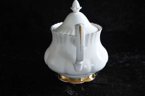 Royal Albert "Val D'or" Large Tea Pot
