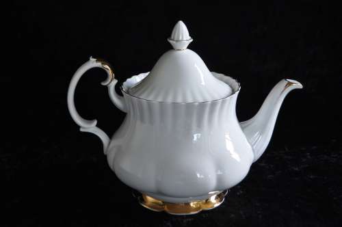 Royal Albert "Val D'or" Large Tea Pot