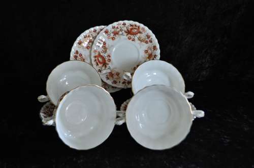 Royal Albert  4 x Soup Coups & 4 x Saucers "Keepsake"