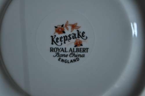 Royal Albert  4 x Soup Coups & 4 x Saucers "Keepsake"