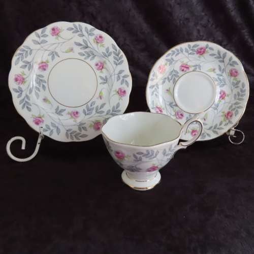 Royal Albert "Conway" Trio