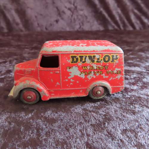 Dinky Toys Trojan Dunlop # 451