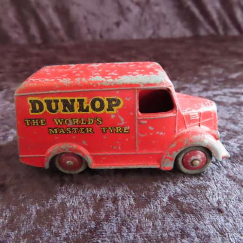 Dinky Toys Trojan Dunlop # 451