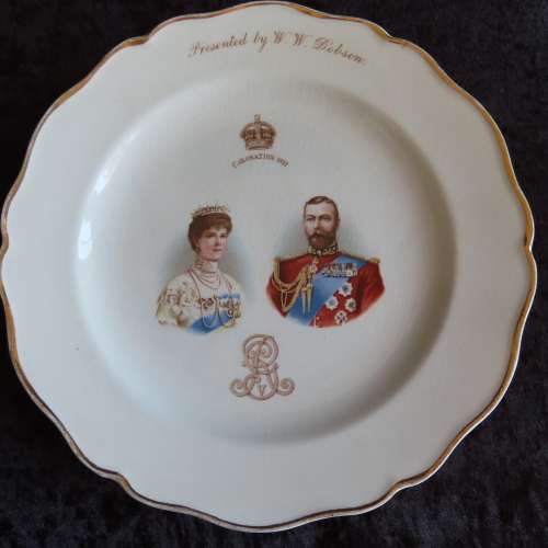 Royal Doulton Collector's Plate Coronation 1911 King & Queen (109 Years)