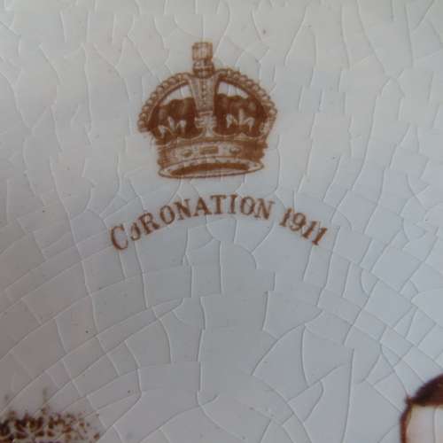 Royal Doulton Collector's Plate Coronation 1911 King & Queen (109 Years)