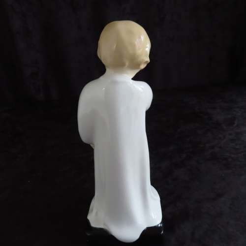 Royal Doulton Figurine "Darling" HN 1319