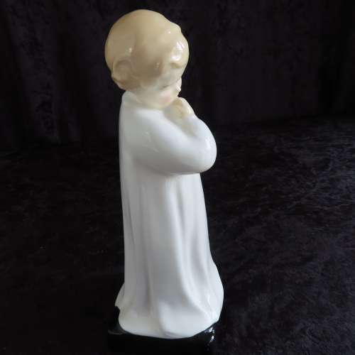 Royal Doulton Figurine "Darling" HN 1319