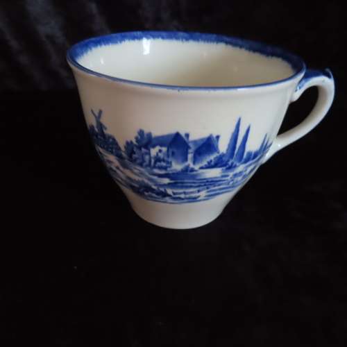 Royal Doulton `Norfolk` D6294 Large Coffee Duo