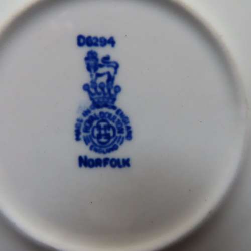 Royal Doulton `Norfolk` D6294 Large Coffee Duo