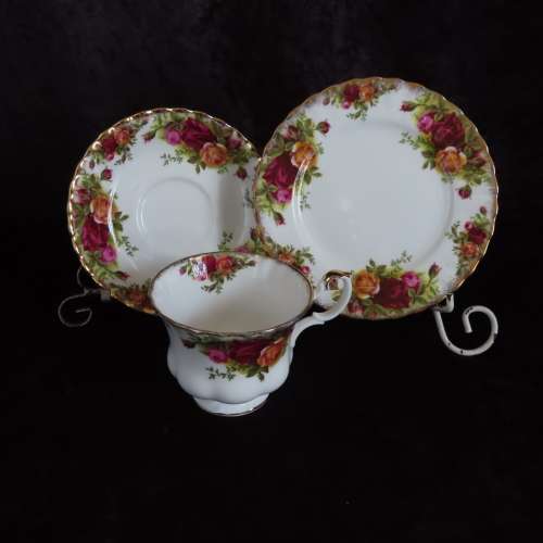 Royasl Albert "Old Country Roses" Tea Trio