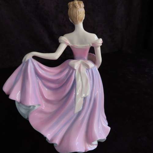 Royal Doulton Figurine "Rachel" HN 3976 - Figure Of The Year.