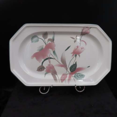 Mikasa `Silk Flowers` F3003 Dinner Service  31 Piece.   Collection Please/       Pay For Own Courier