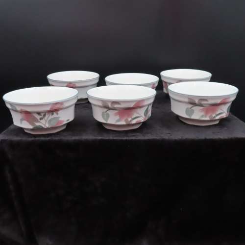 Mikasa `Silk Flowers` F3003 Dinner Service  31 Piece.   Collection Please/       Pay For Own Courier