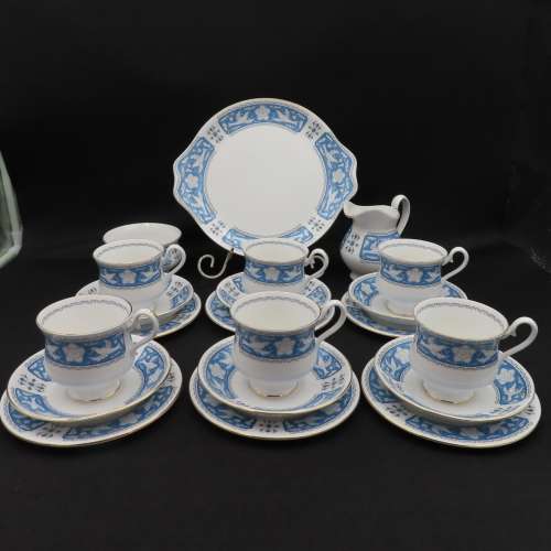 Royal Albert Tudor Rose 21 Piece Tea Set