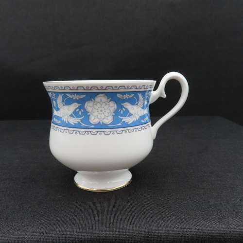 Royal Albert Tudor Rose 21 Piece Tea Set