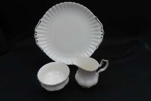 Royal Albert `Chantilly` 22 Piece Tea Set.