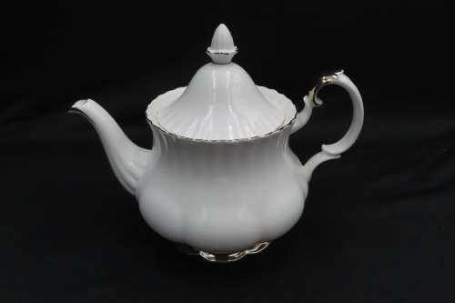 Royal Albert `Chantilly` 22 Piece Tea Set.