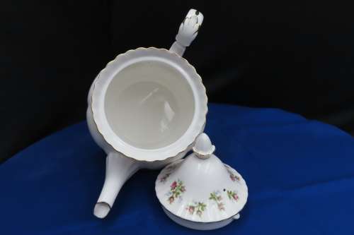 Royal Albert Winsome 40 Piece Tea Set./ Collection Only