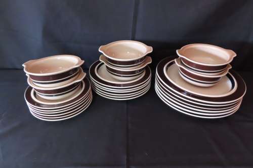 Arabia Finland `Ruija` 24 Piece Dinner Set.