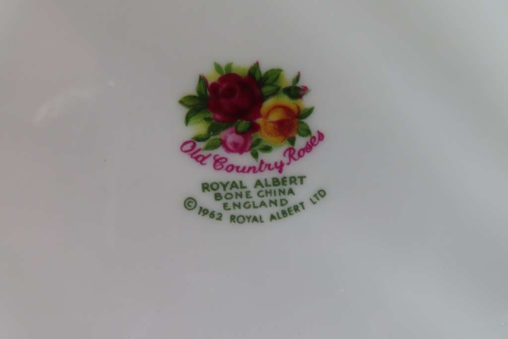 Royal Alber Old Country Roses Cake Plate