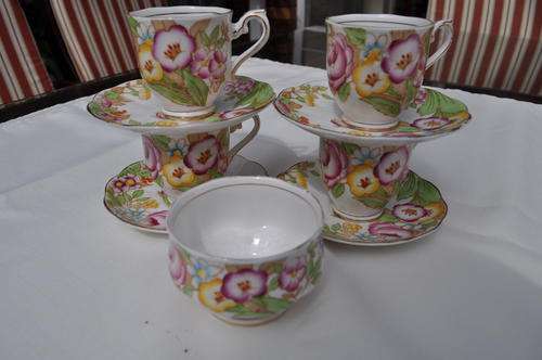 1940's Royal Albert "Brouquet / 2539" Demitasse  4 Duo's and sugar bowl