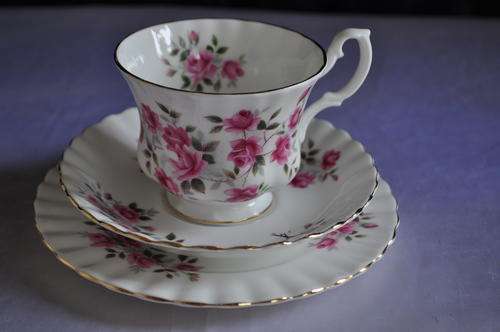 Royal Albert Unnamed Trio   --  See description for postage.