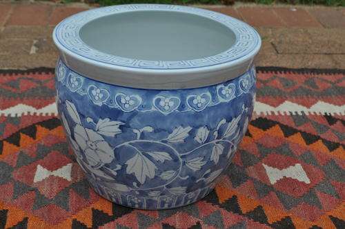 Blue & White Planter  --  Collections Only!!!!