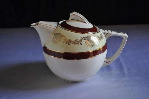 Midwinter Staffordshire Tea Pot / 9 Cups
