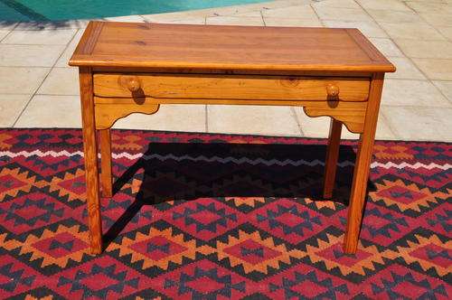 Oregan Pine Desk   -----   Collections Only!!!!!