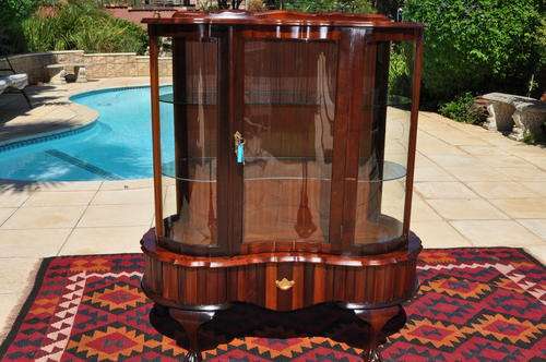 Imbuia Ball & Claw Curved Glass, 1 Drawer Display Cabinet  --  Collections Only!!!!!!