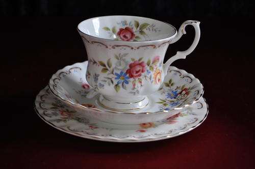 Royal Albert "Jubilee Rose" Trio