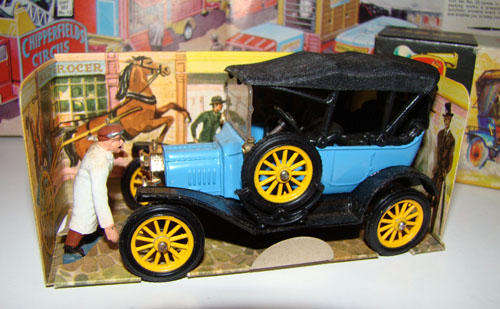 Corgi Classics 1915 FORD No.9013 In original Box.