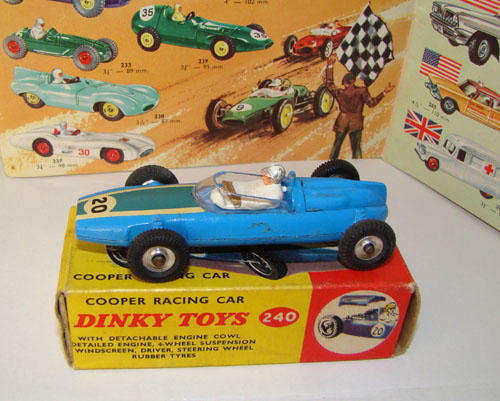 Dinky MODEL Cooper racing car 240 + BOX.