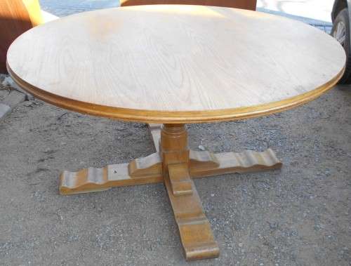 Vintage Oak 6 Seater Round Dining Table on central column