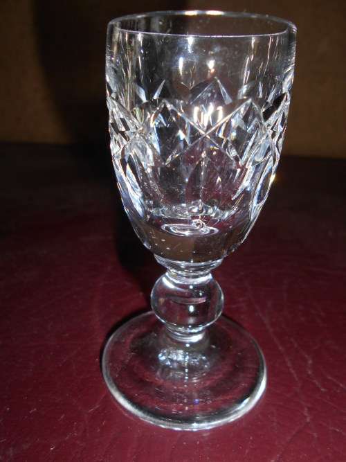 A GORGEOUS SMALL VINTAGE CRYSTAL GLASS