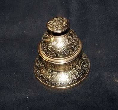 STUNNING ETCHED BRASS BELL IN STAND @@@ CRAZZYYY LOW START