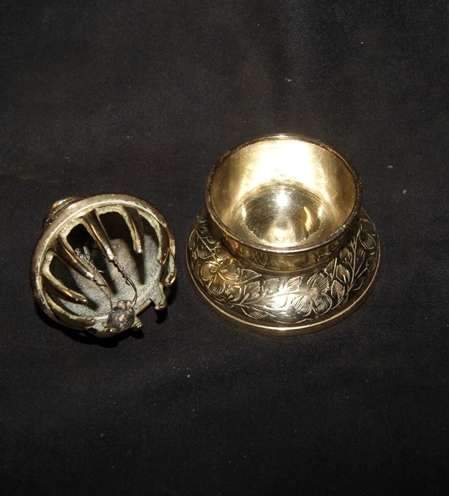 STUNNING ETCHED BRASS BELL IN STAND @@@ CRAZZYYY LOW START