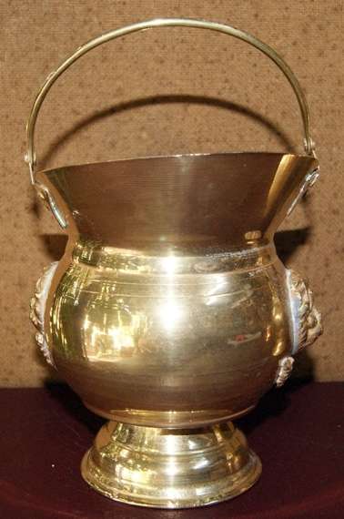 Brass Ice Bucket in the Shape of a Coal Scuttle with Lion Head Motif